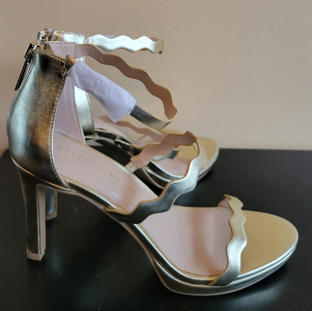 Kelly and Katie  7.5M Strappy Gold Heels